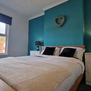  Holiday home Cosy Perfect For Families And Contractors With Free Parking