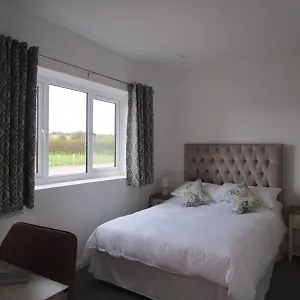  Apartment Oak End